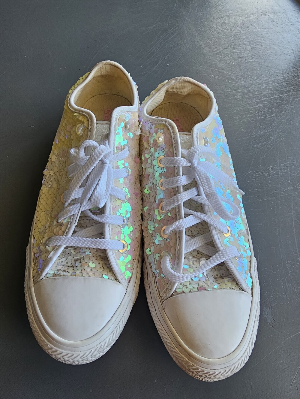 Womens White Sequin Converse Tennis Shoes NWOB sz 8